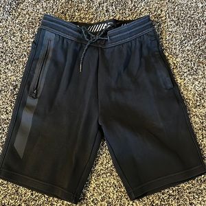 American Eagle men’s shorts